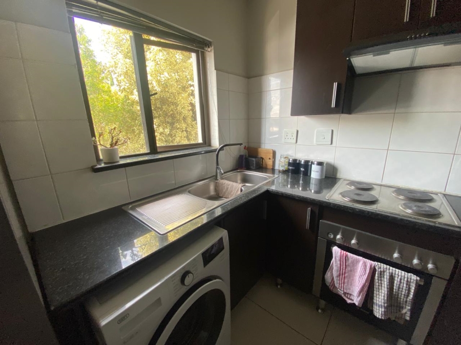 To Let 2 Bedroom Property for Rent in Noordwyk Gauteng