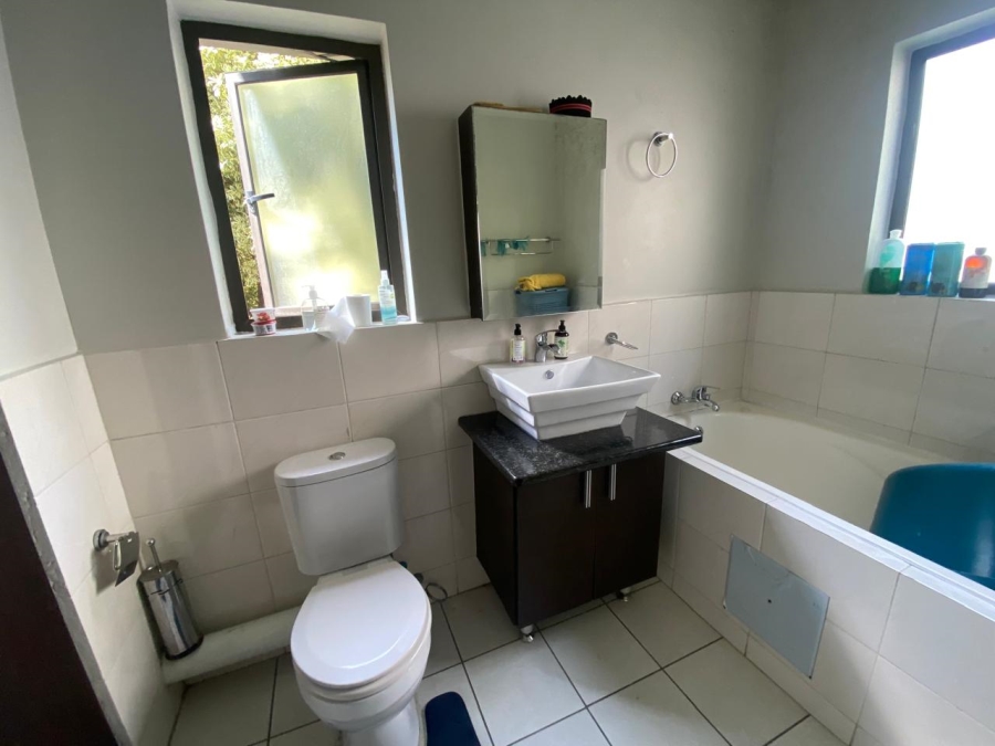 To Let 2 Bedroom Property for Rent in Noordwyk Gauteng