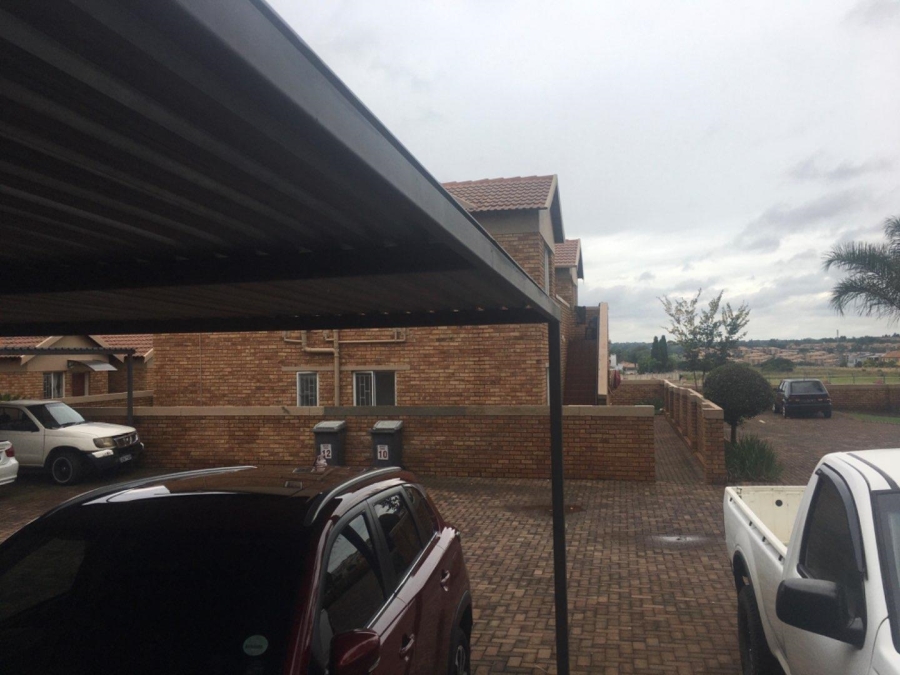 2 Bedroom Property for Sale in Heuwelsig Estate Gauteng