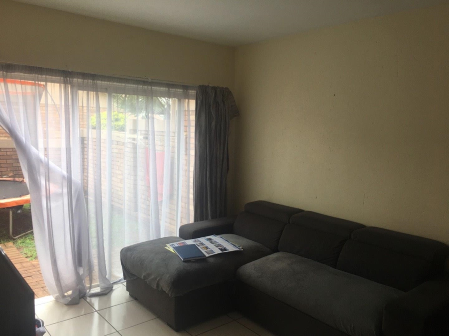 2 Bedroom Property for Sale in Heuwelsig Estate Gauteng