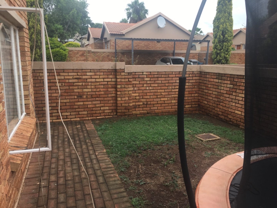 2 Bedroom Property for Sale in Heuwelsig Estate Gauteng