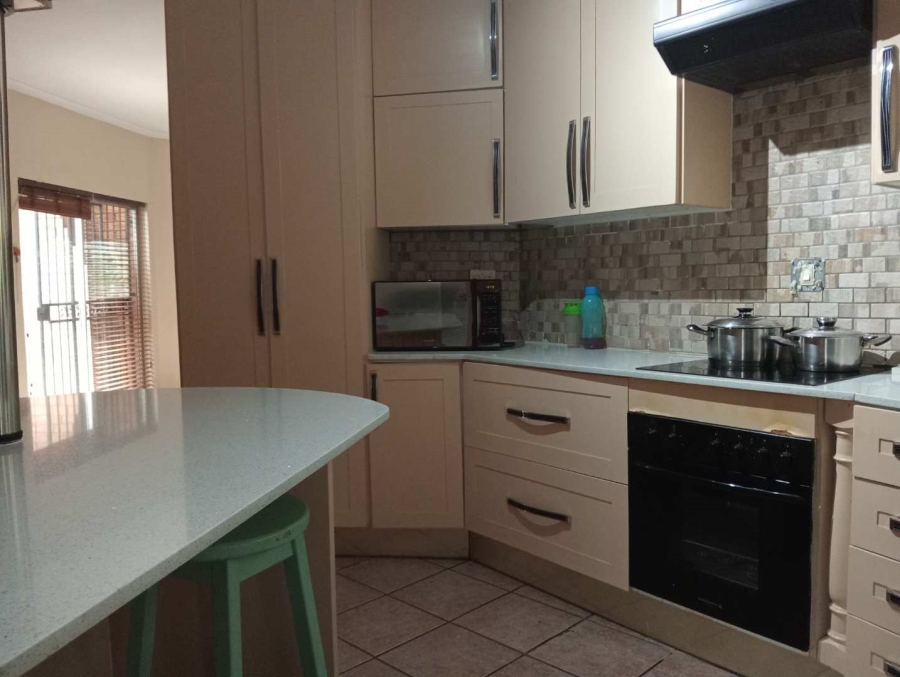 4 Bedroom Property for Sale in Erasmuskloof Gauteng