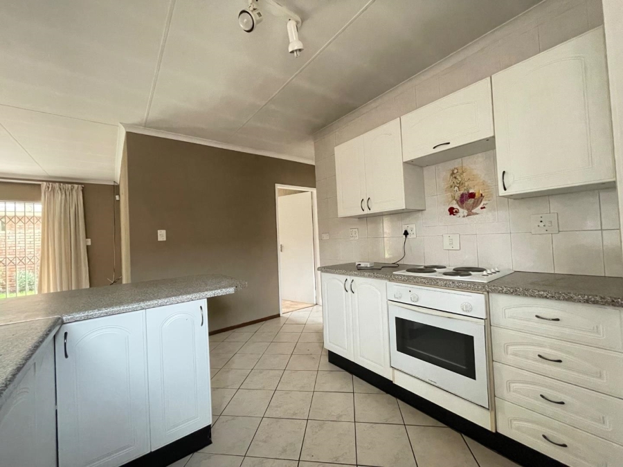 To Let 3 Bedroom Property for Rent in Terenure Gauteng