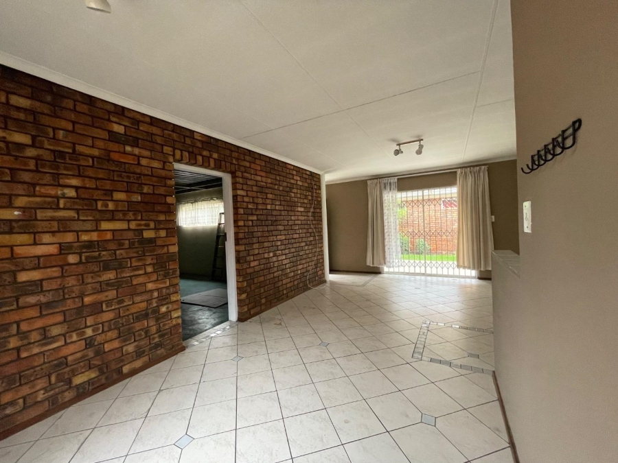 To Let 3 Bedroom Property for Rent in Terenure Gauteng