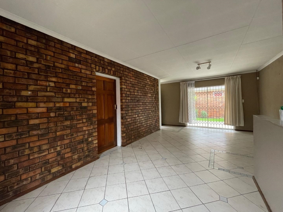 To Let 3 Bedroom Property for Rent in Terenure Gauteng