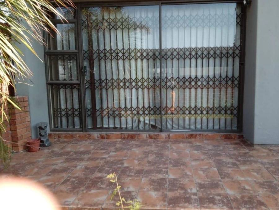 To Let 2 Bedroom Property for Rent in Birchleigh Gauteng