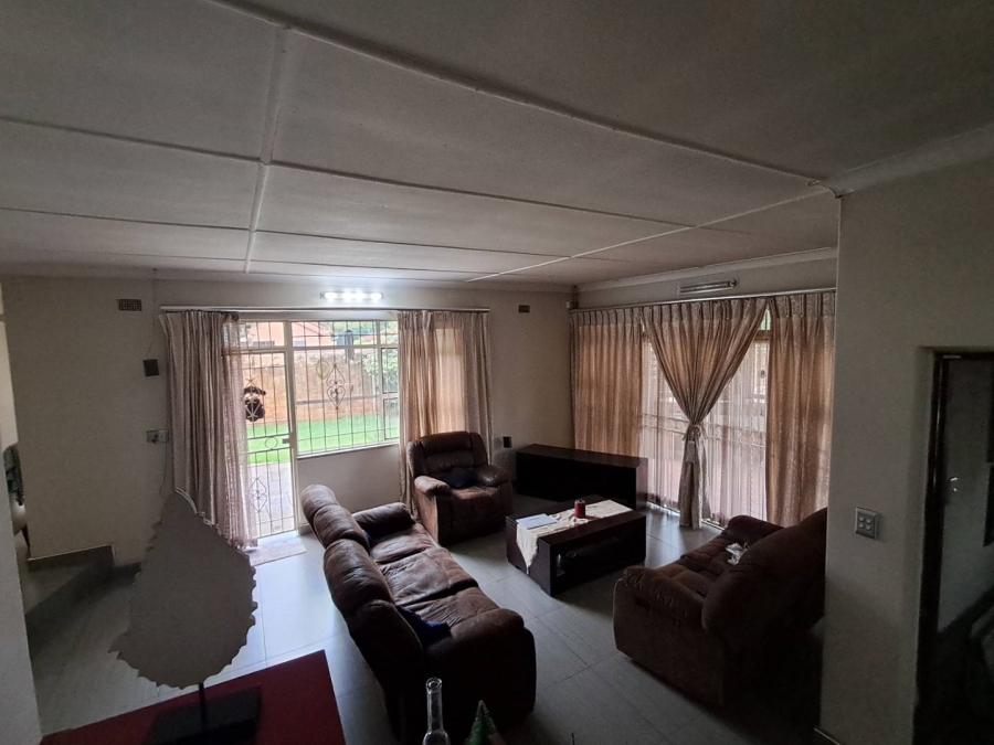 3 Bedroom Property for Sale in Ridgeway Gauteng