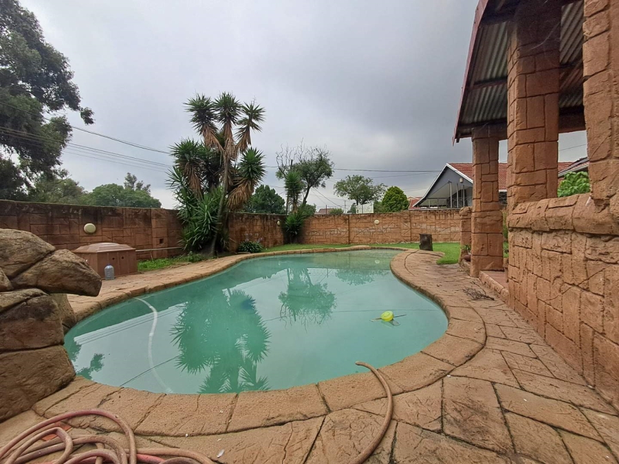 3 Bedroom Property for Sale in Ridgeway Gauteng