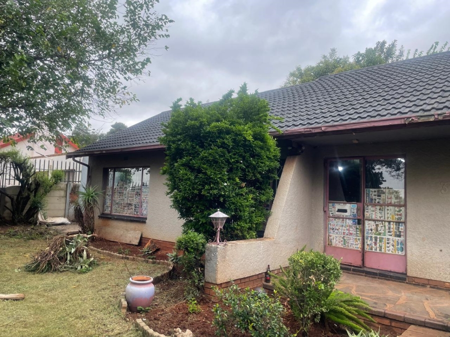 3 Bedroom Property for Sale in Rondebult Gauteng