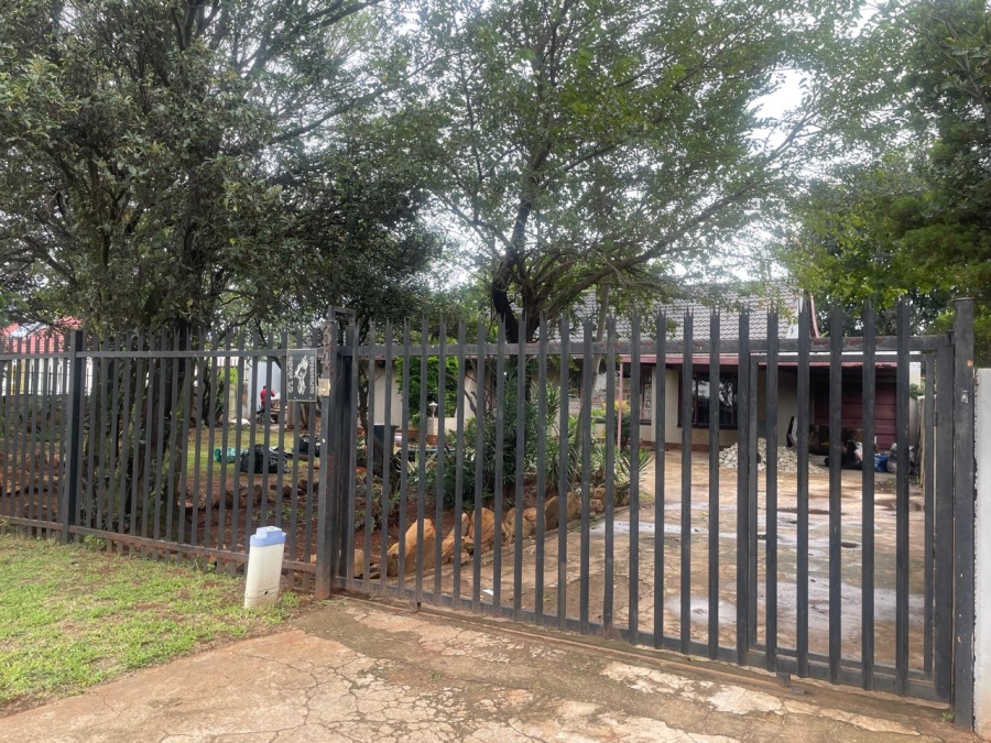 3 Bedroom Property for Sale in Rondebult Gauteng