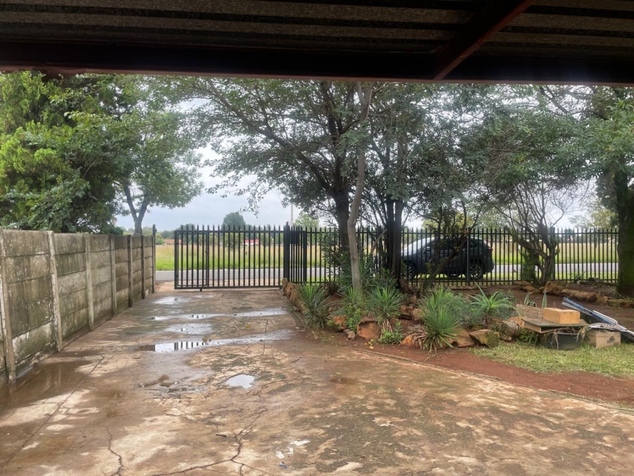 3 Bedroom Property for Sale in Rondebult Gauteng