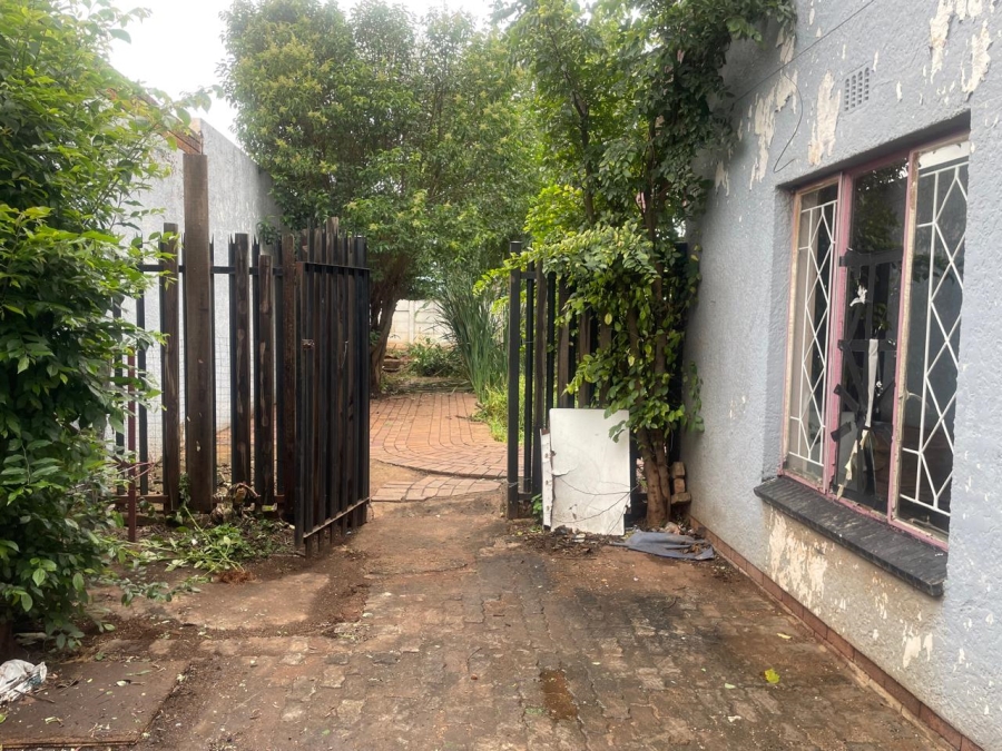 3 Bedroom Property for Sale in Rondebult Gauteng