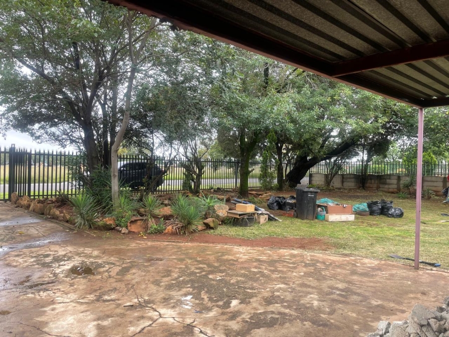 3 Bedroom Property for Sale in Rondebult Gauteng