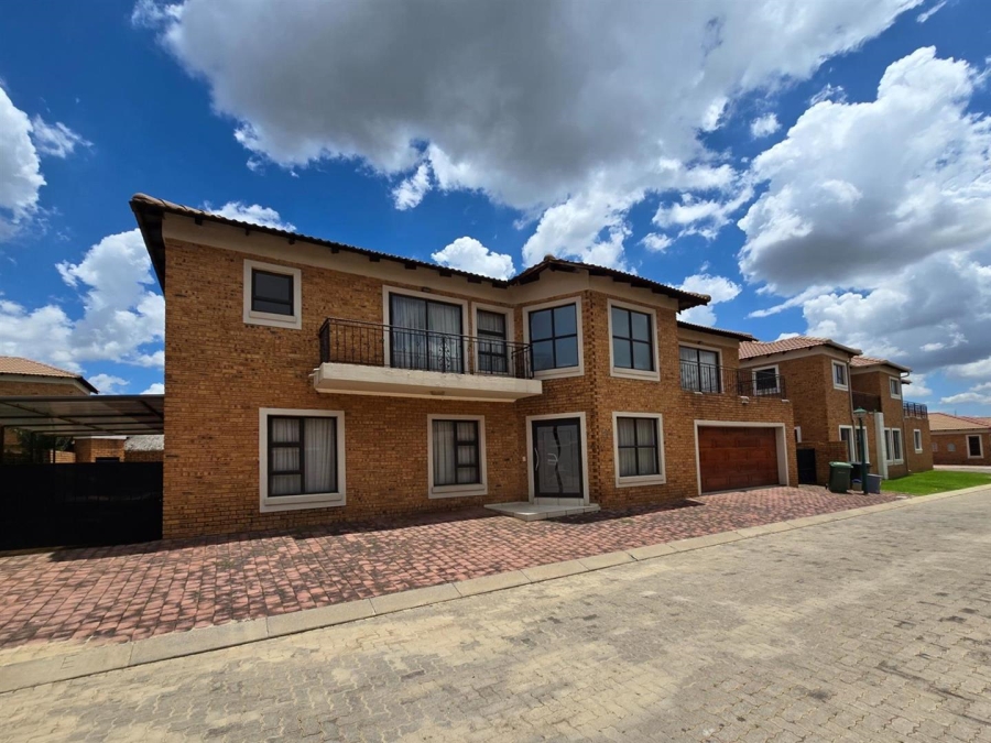 3 Bedroom Property for Sale in New Market Gauteng