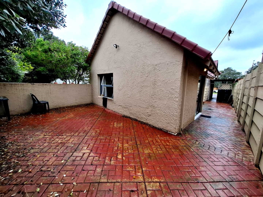 4 Bedroom Property for Sale in Verwoerdpark Gauteng