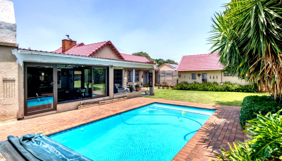 4 Bedroom Property for Sale in Verwoerdpark Gauteng