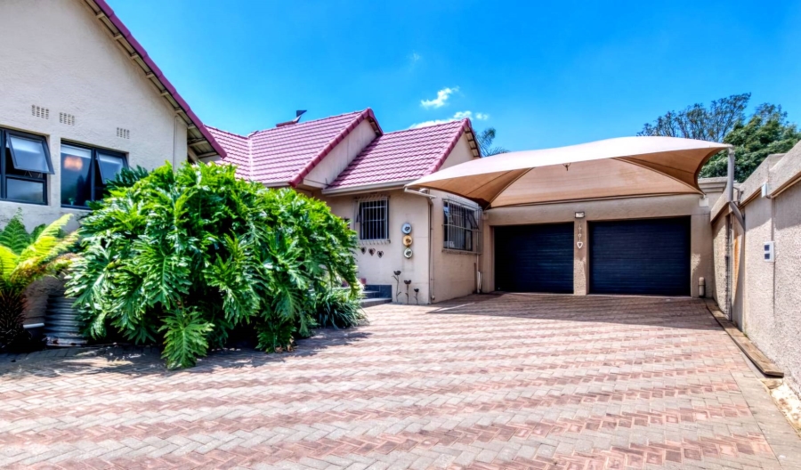 4 Bedroom Property for Sale in Verwoerdpark Gauteng