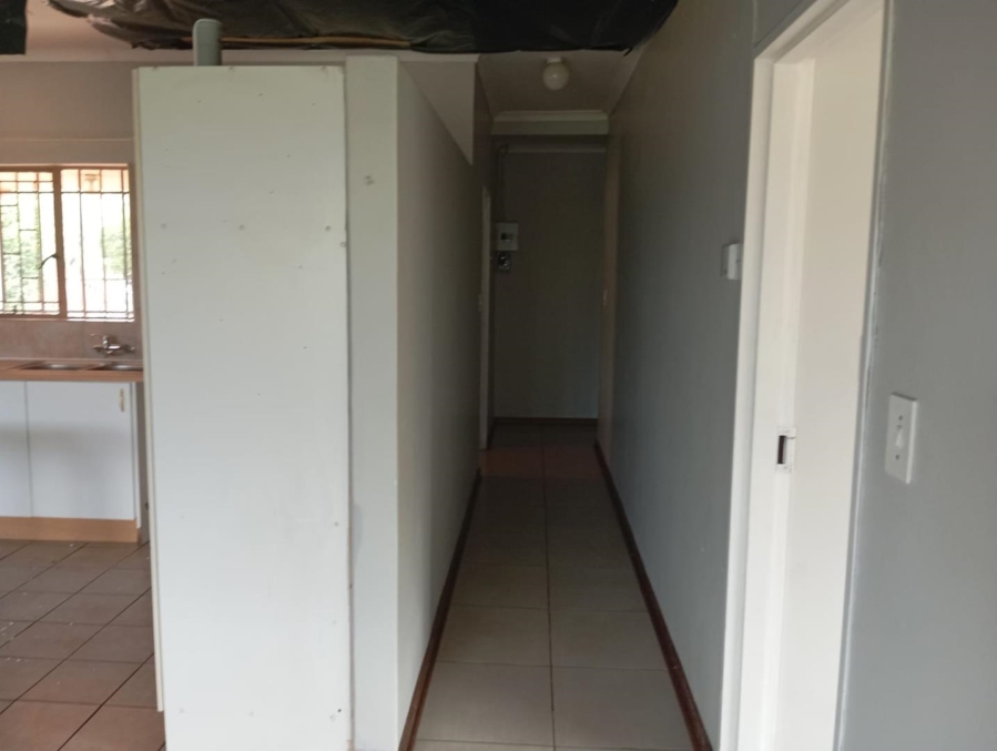 To Let 1 Bedroom Property for Rent in Brackenhurst Gauteng