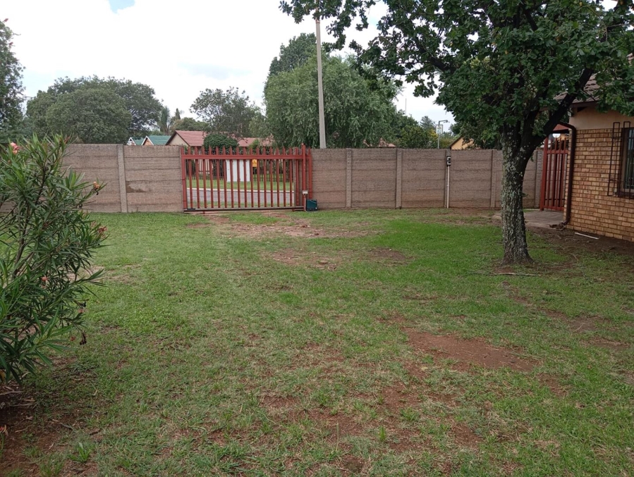 To Let 1 Bedroom Property for Rent in Brackenhurst Gauteng