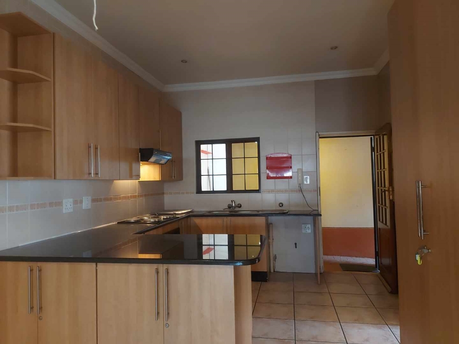 2 Bedroom Property for Sale in Noordheuwel Gauteng