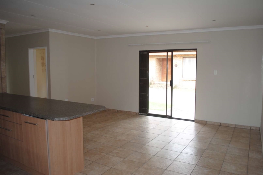 To Let 3 Bedroom Property for Rent in Kookrus Gauteng