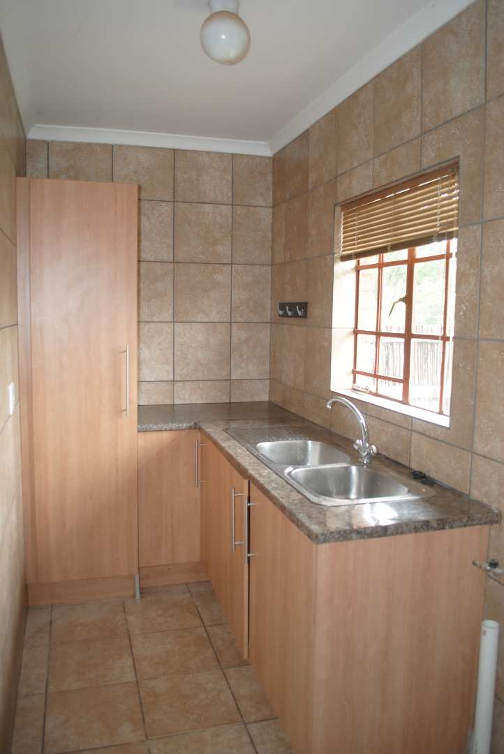 To Let 3 Bedroom Property for Rent in Kookrus Gauteng