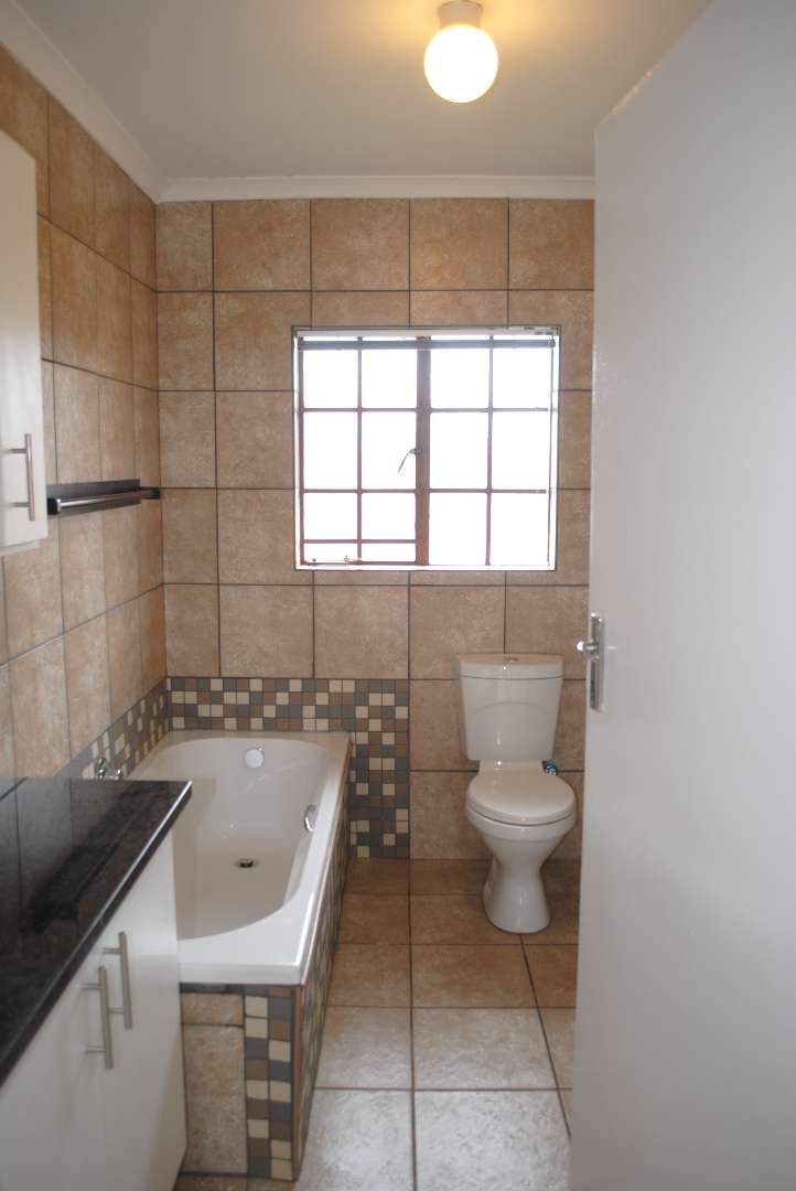 To Let 3 Bedroom Property for Rent in Kookrus Gauteng