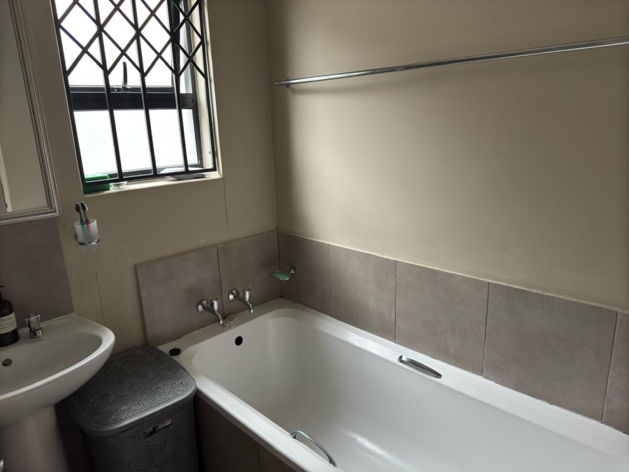 3 Bedroom Property for Sale in Clayville Gauteng