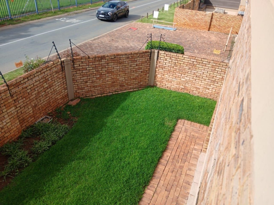 To Let 3 Bedroom Property for Rent in Ruimsig Gauteng