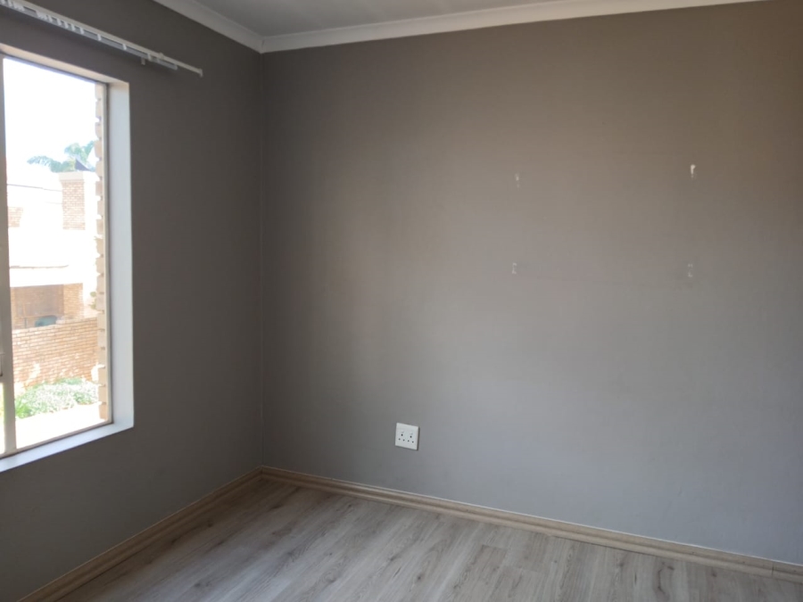 To Let 3 Bedroom Property for Rent in Ruimsig Gauteng