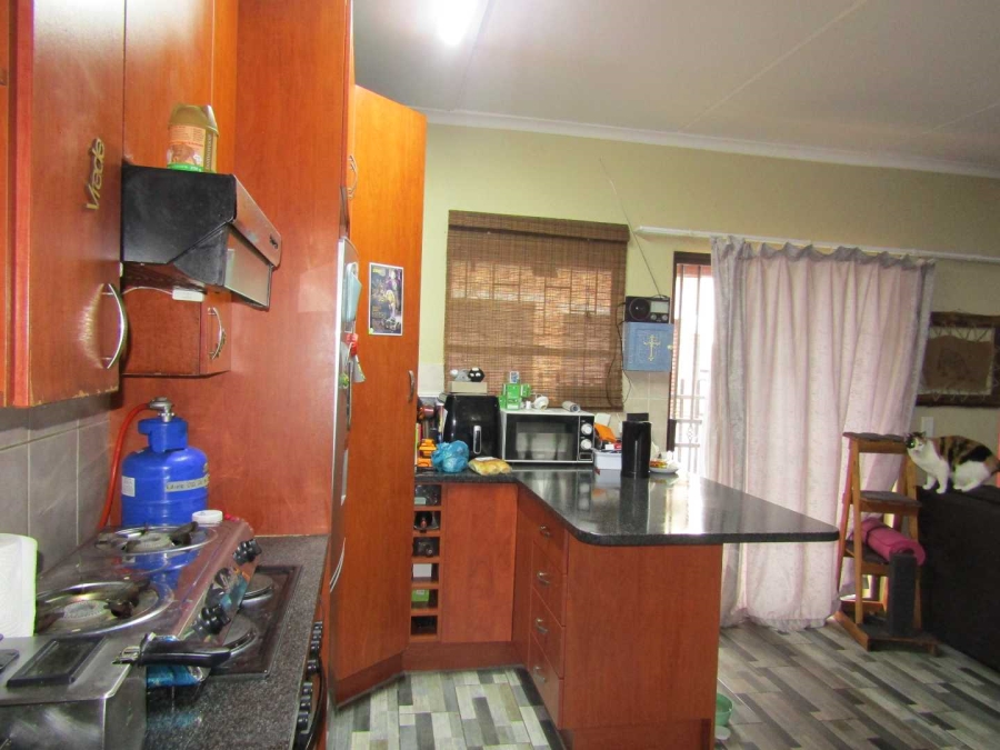 2 Bedroom Property for Sale in Birchleigh Gauteng