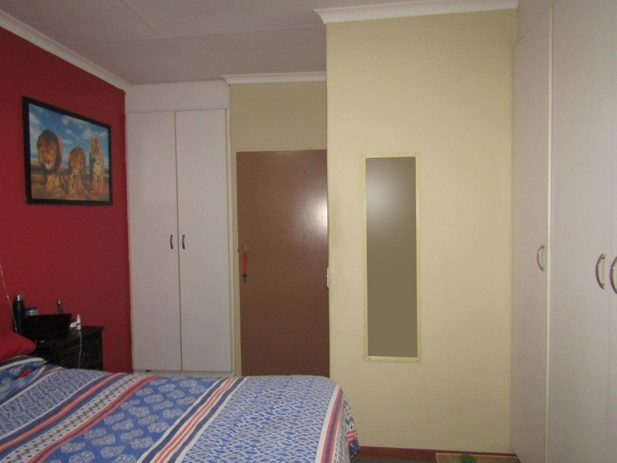 2 Bedroom Property for Sale in Birchleigh Gauteng