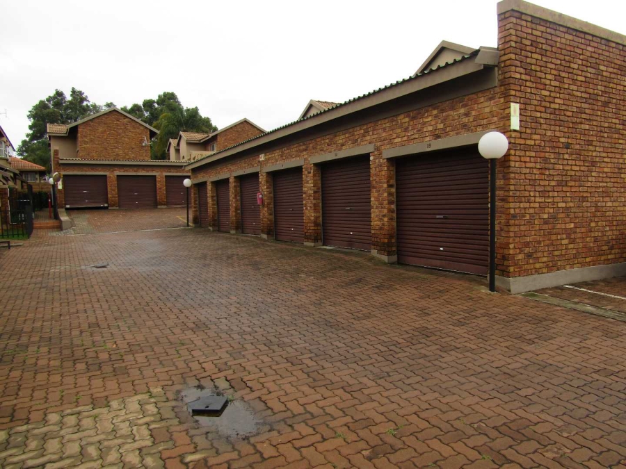 2 Bedroom Property for Sale in Birchleigh Gauteng