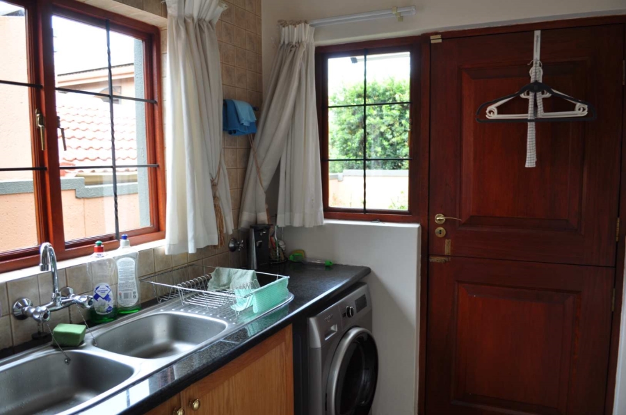 3 Bedroom Property for Sale in Faerie Glen Gauteng