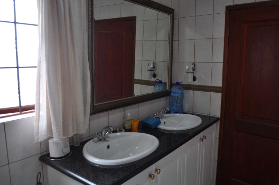 3 Bedroom Property for Sale in Faerie Glen Gauteng