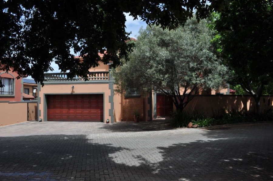 3 Bedroom Property for Sale in Faerie Glen Gauteng