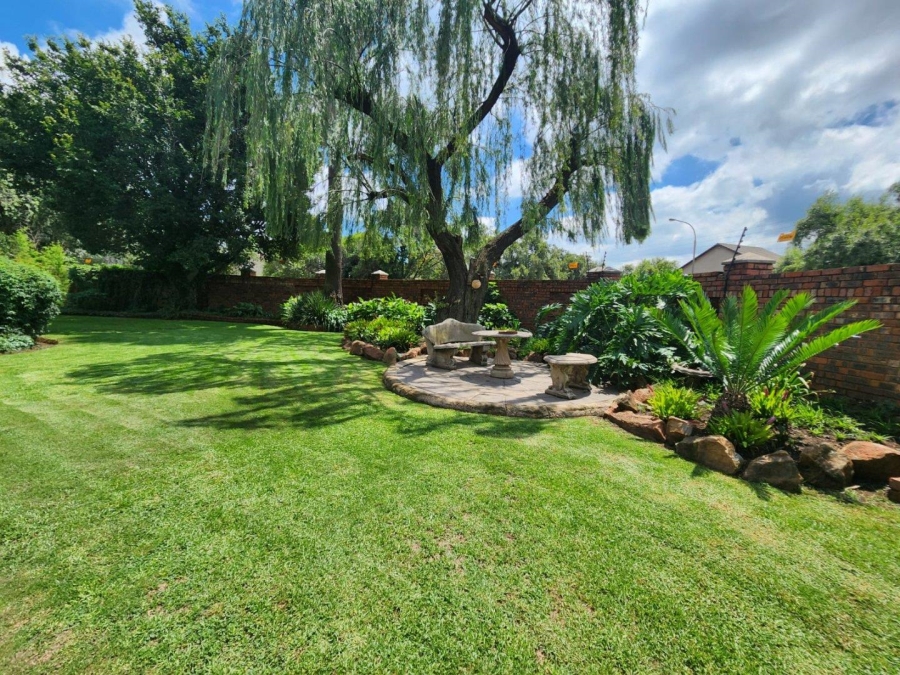 4 Bedroom Property for Sale in Brackenhurst Gauteng