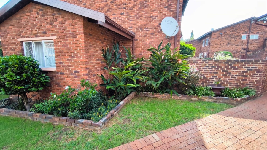 3 Bedroom Property for Sale in Brackenhurst Gauteng