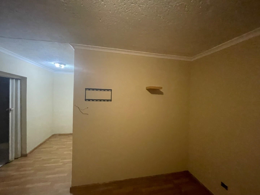 To Let 1 Bedroom Property for Rent in Esther Park Gauteng
