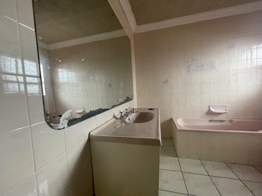 To Let 1 Bedroom Property for Rent in Esther Park Gauteng