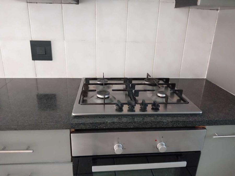 To Let 2 Bedroom Property for Rent in Bedfordview Gauteng