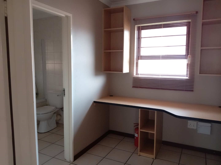 To Let 2 Bedroom Property for Rent in Bedfordview Gauteng