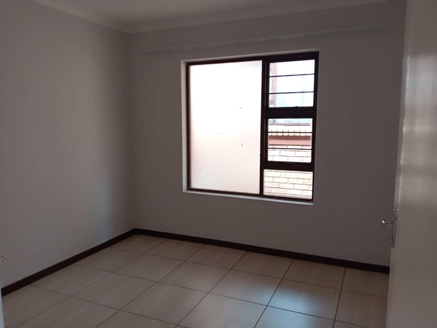 To Let 2 Bedroom Property for Rent in Bedfordview Gauteng