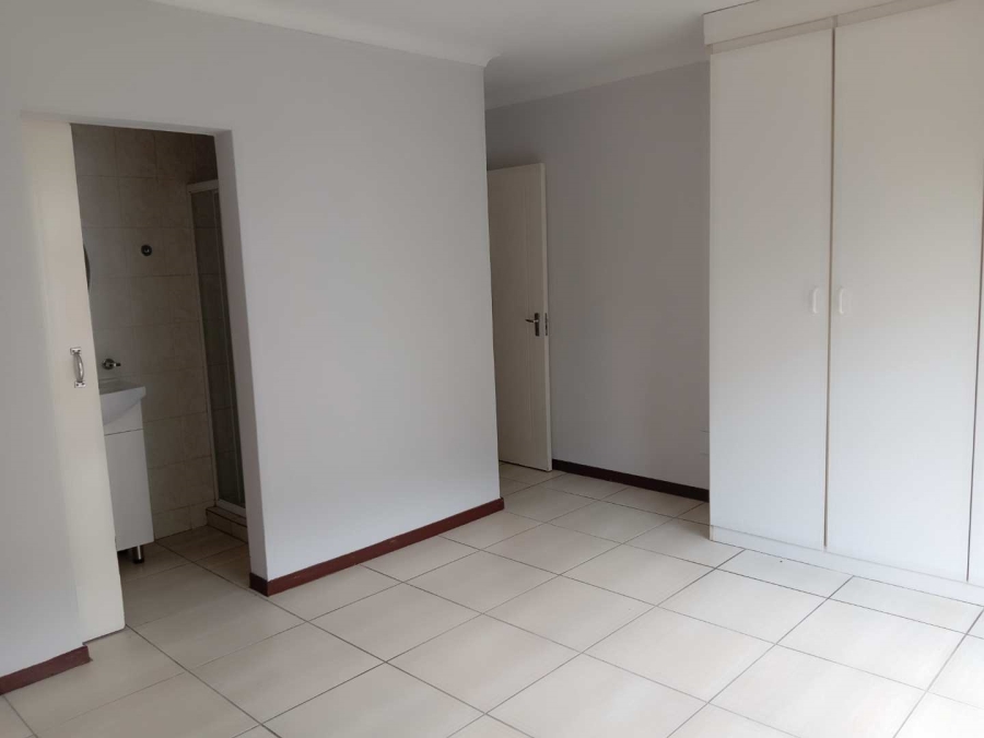 To Let 2 Bedroom Property for Rent in Bedfordview Gauteng