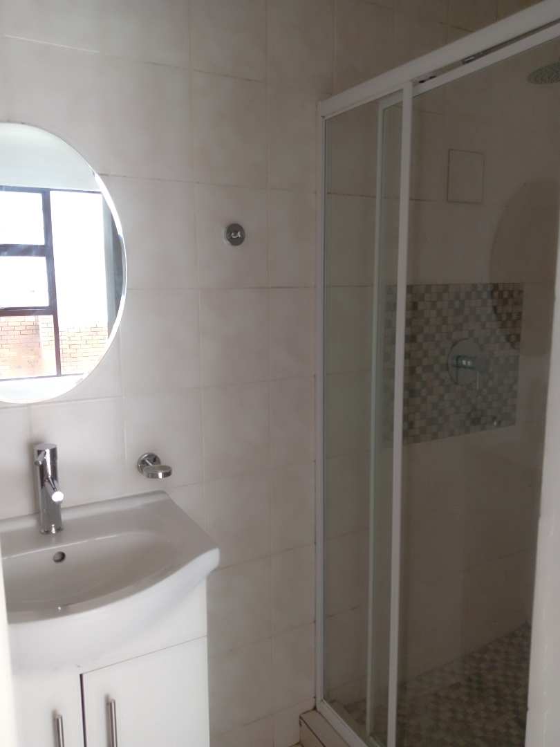 To Let 2 Bedroom Property for Rent in Bedfordview Gauteng