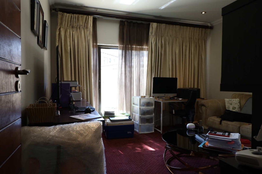 5 Bedroom Property for Sale in Zwartkop Golf Estate Gauteng