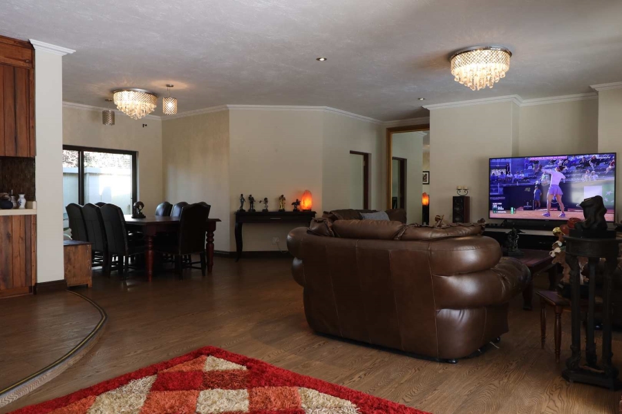 5 Bedroom Property for Sale in Zwartkop Golf Estate Gauteng