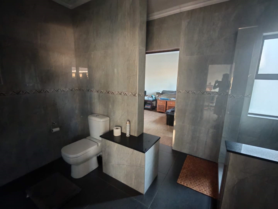5 Bedroom Property for Sale in Zwartkop Golf Estate Gauteng