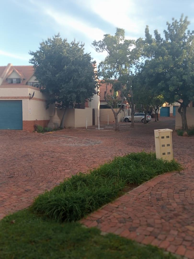 3 Bedroom Property for Sale in Equestria Gauteng