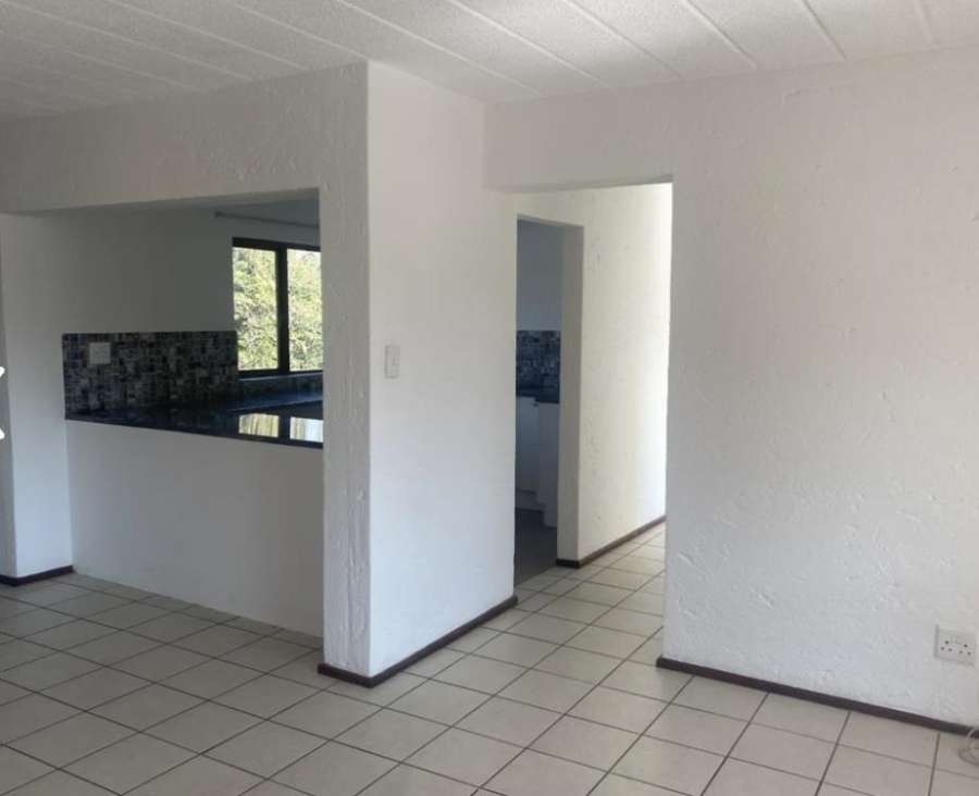 To Let 2 Bedroom Property for Rent in Sandhurst Gauteng